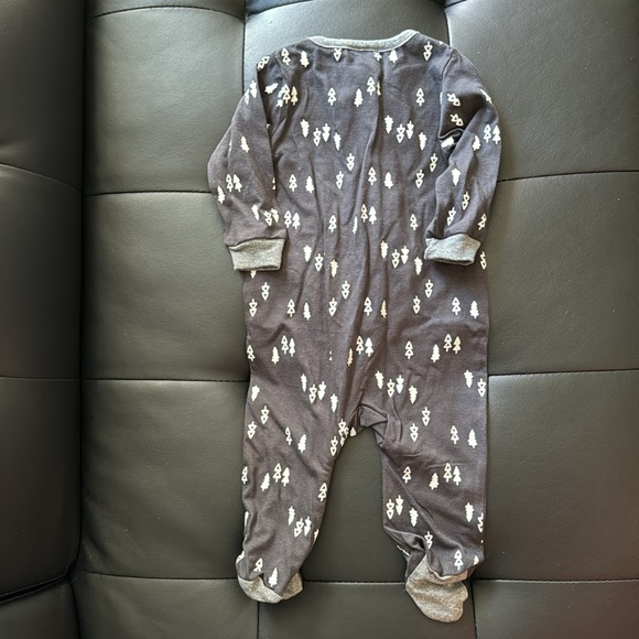 Never worn- 3 pack outfits Gerber 0-3m long sleeve ‘Sleep n Play’ zipup footie - Picture 7 of 9